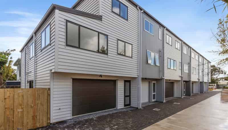8/273 Mt Albert Road, Sandringham