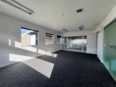 CBRE | Functional Warehouse for Lease