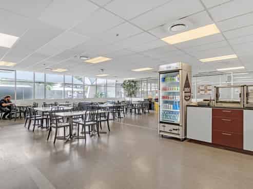 Large scale offices or trade retail