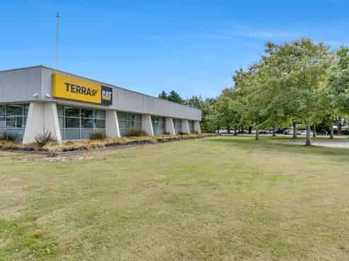 Large scale offices or trade retail