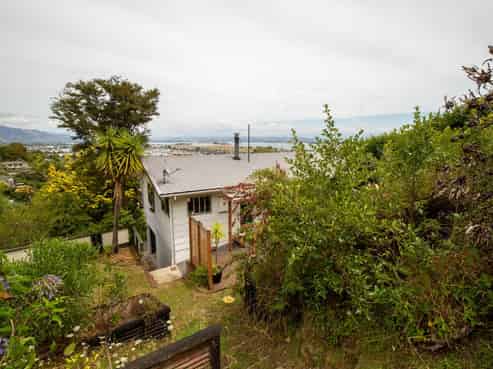2/104 Tosswill Road, Tahunanui