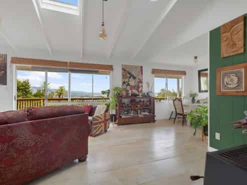 2/104 Tosswill Road, Tahunanui