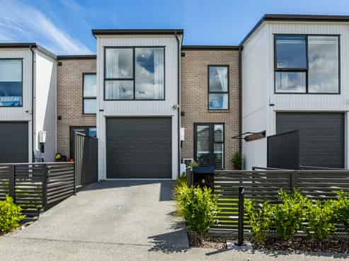 8 Tokitoki Way, Porirua
