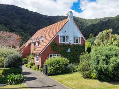 10 Maire Street, Eastbourne