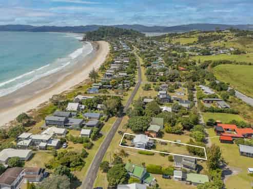 221 Mangakahia Drive, Whangapoua
