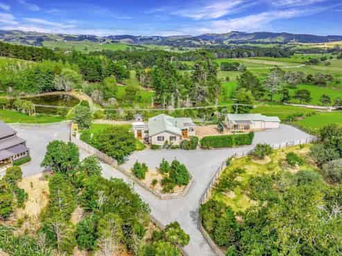 233 Shoemaker Road, Waipu