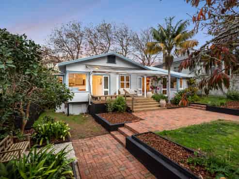12 Glade Place, Birkenhead