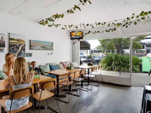 Vendor on the move – Make an offer