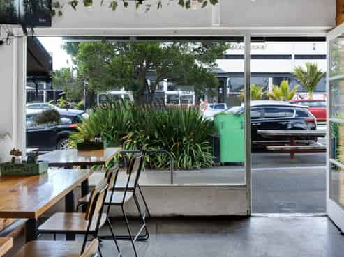 Vendor on the move – Make an offer