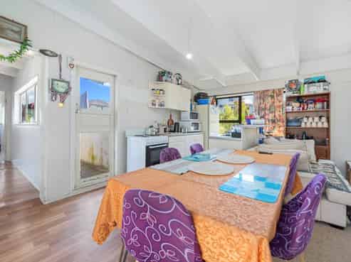 99 Seabrook Avenue, New Lynn
