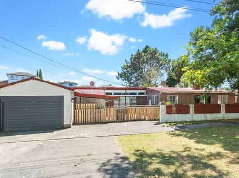 99 Seabrook Avenue, New Lynn