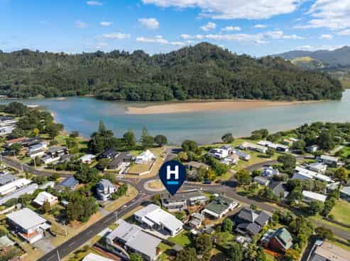105A Brook Place, Whangamata