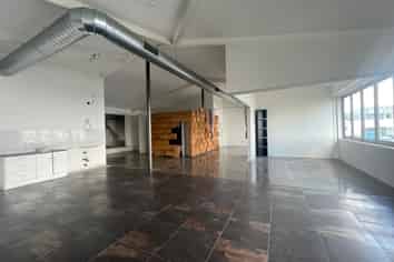 Large Versatile Space on Newton Road