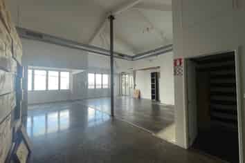 Large Versatile Space on Newton Road