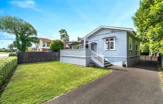 6 Waterfront Road, Mangere Bridge
