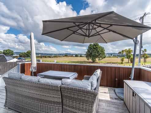 6 Waterfront Road, Mangere Bridge