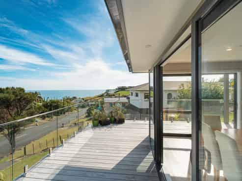 64 Stratford Drive, Cable Bay