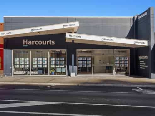Prime Commerce Street Opportunity: Large Format Office/Retail Space