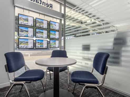 Prime Commerce Street Opportunity: Large Format Office/Retail Space