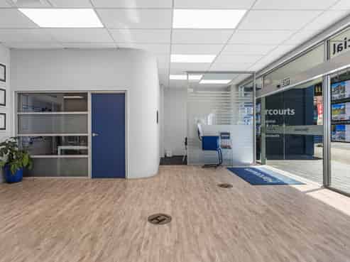 Prime Commerce Street Opportunity: Large Format Office/Retail Space