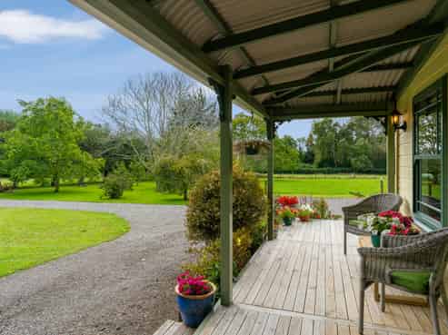 347 Kuku East Road, Manakau