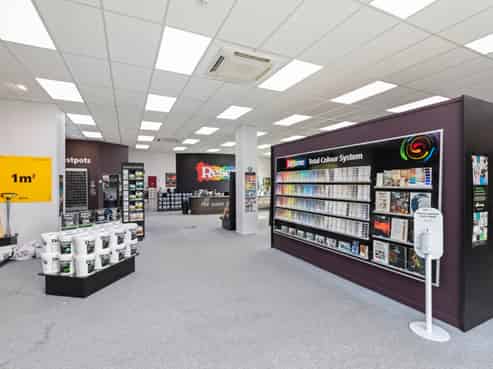 High profile showroom - Own & occupy