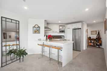 2A/84 Gunner Drive, Te Atatu Peninsula