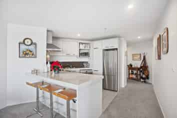 2A/84 Gunner Drive, Te Atatu Peninsula