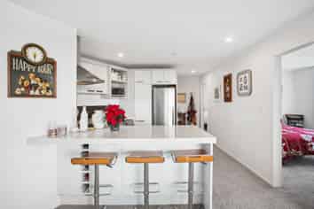 2A/84 Gunner Drive, Te Atatu Peninsula