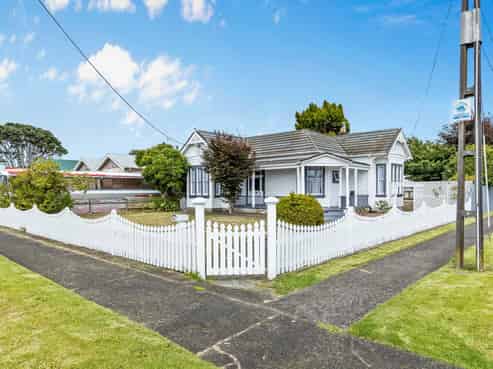 11 Nelson Street, Waitara