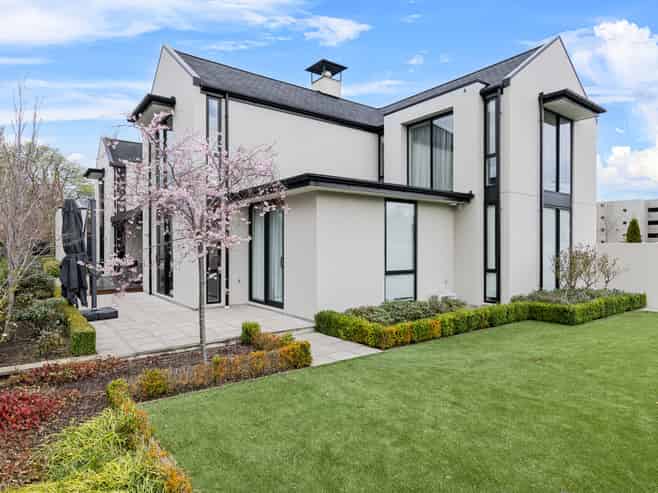 6 Circuit Street, Merivale