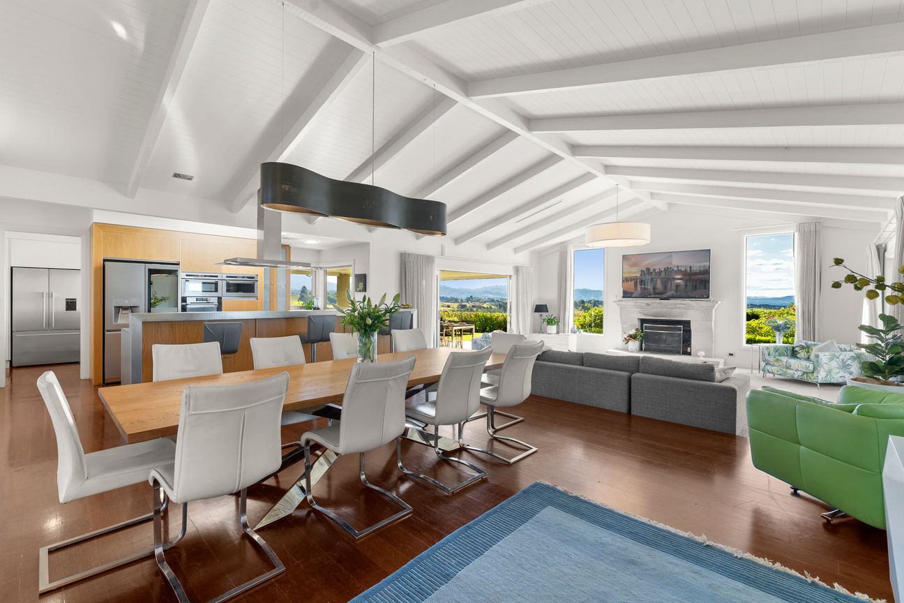 A Home Above the Rest - Vista 6