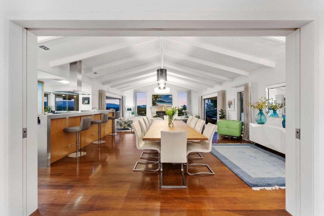 A Home Above the Rest - Altro