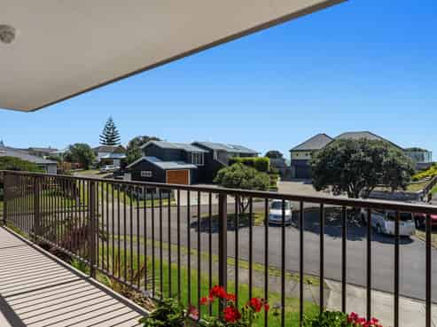 14 Commodores Close, Coastlands