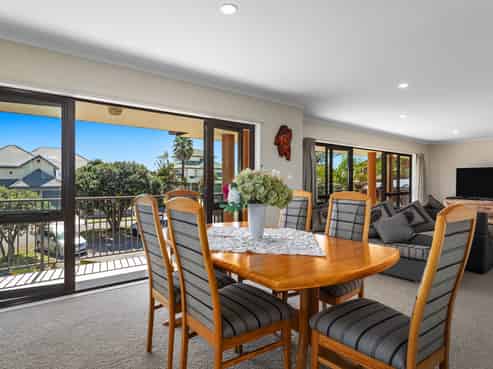 14 Commodores Close, Coastlands