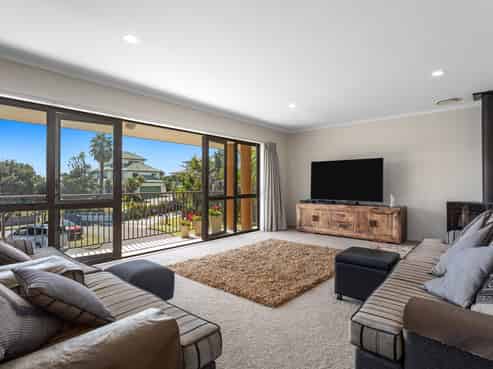 14 Commodores Close, Coastlands