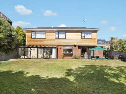 30 Thatcher Crescent, Crofton Downs