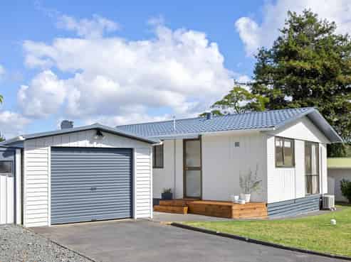 11 Queen Street, Riverhead