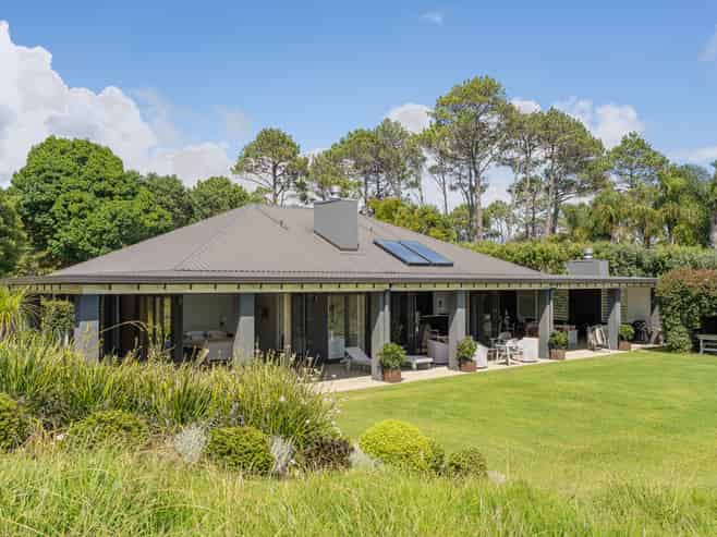 49 Sarahs Hill, Hahei