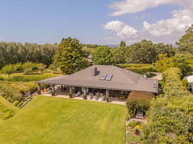 49 Sarahs Hill, Hahei