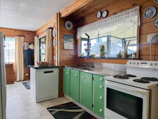 64 Abel Tasman Drive, Takaka