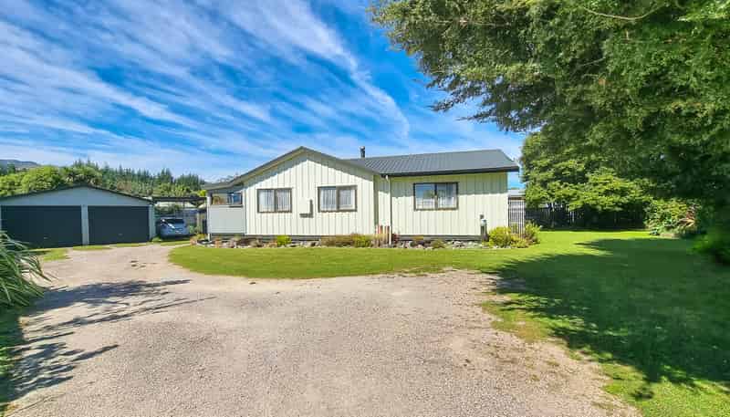 64 Abel Tasman Drive, Takaka