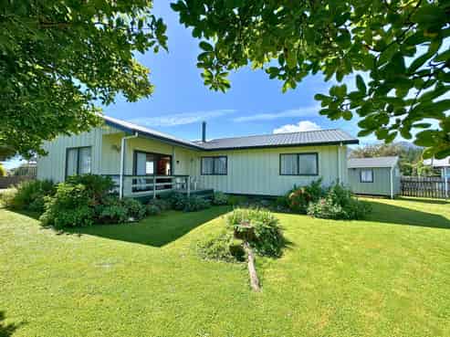 64 Abel Tasman Drive, Takaka