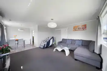 16 Palermo Place, Clover Park