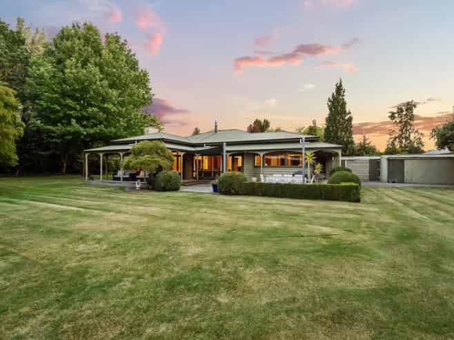 371 Racecourse Road, Allenton