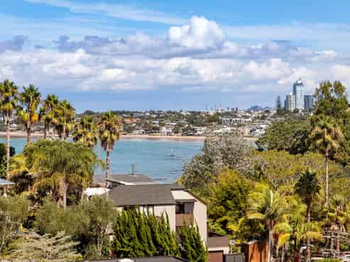 1/111 Beach Road, Castor Bay