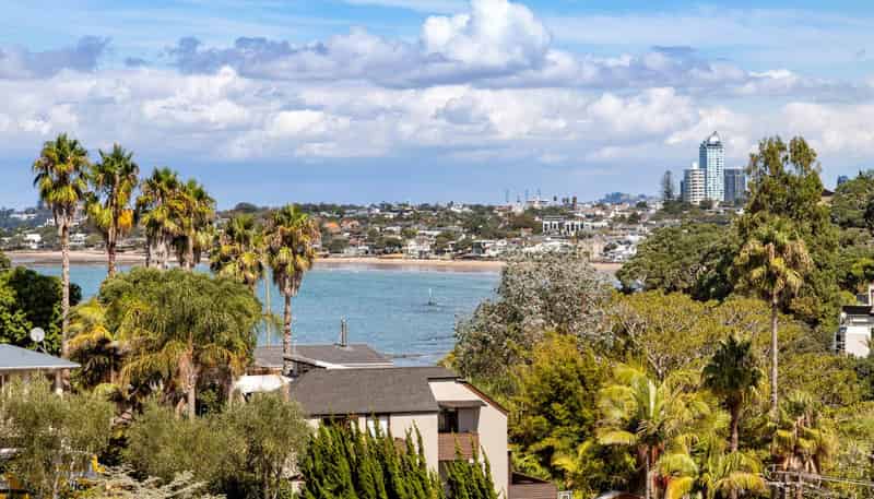 1/111 Beach Road, Castor Bay