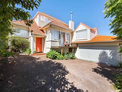 1/111 Beach Road, Castor Bay