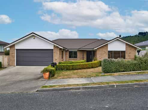 116 Kirton Drive, Riverstone Terraces
