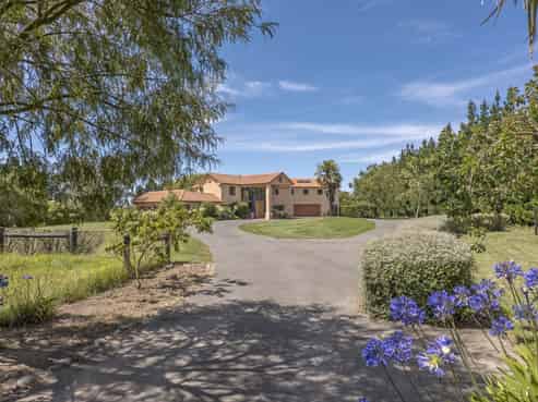 Potential business opportunity - Tuscany Downs